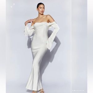 MESHKI - GISELLE GOWN